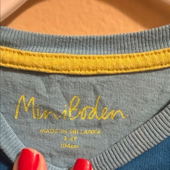 Mini Boden Colorful crocodile Tee - Picture 2 of 2